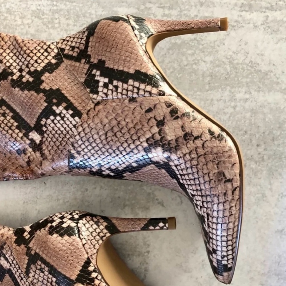 Steve Madden Like New Snakeskin Pattern Knee-High… - image 3